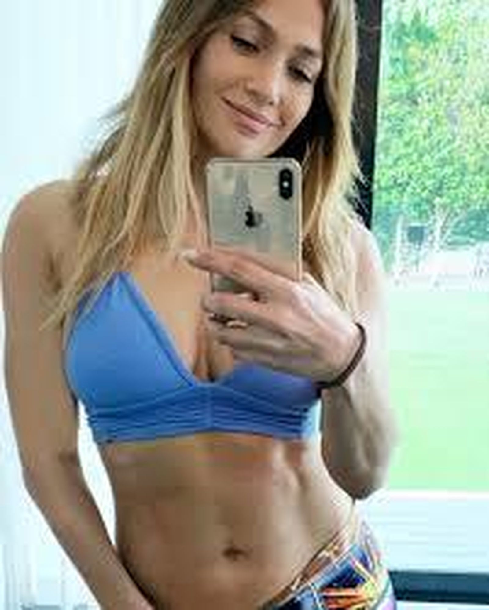 JLo, en uno de los 'selfies' en los que presume de físico en las redes.