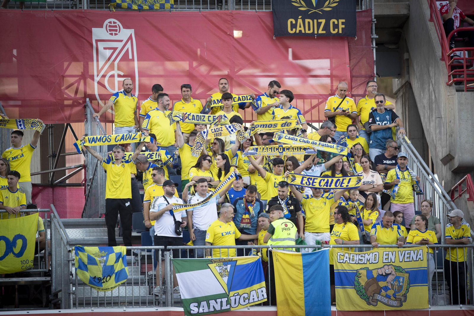 Encuéntrate en la grada del Nuevo Los Cármenes