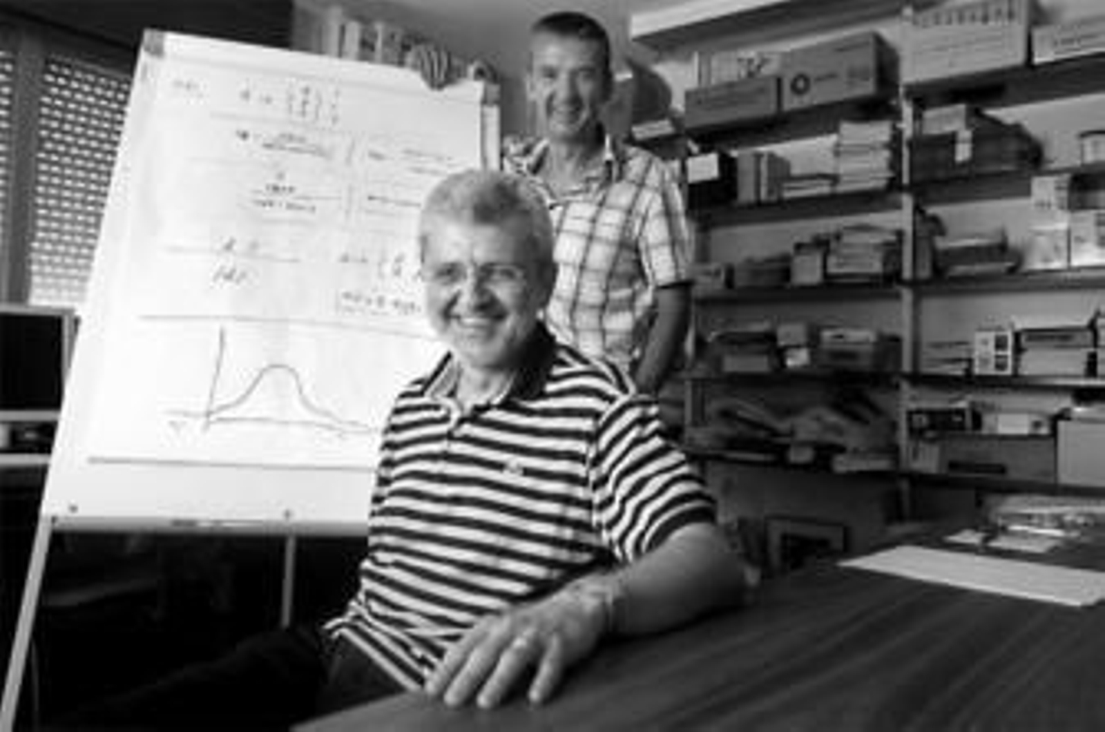 Los profesores de la UMA Antonio Ávila (de pie) y Juan Andrés Villena, ayer, en su despacho. Los profesores de la UMA Antonio Ávila (de pie) y Juan Andrés Villena, ayer, en su despacho.