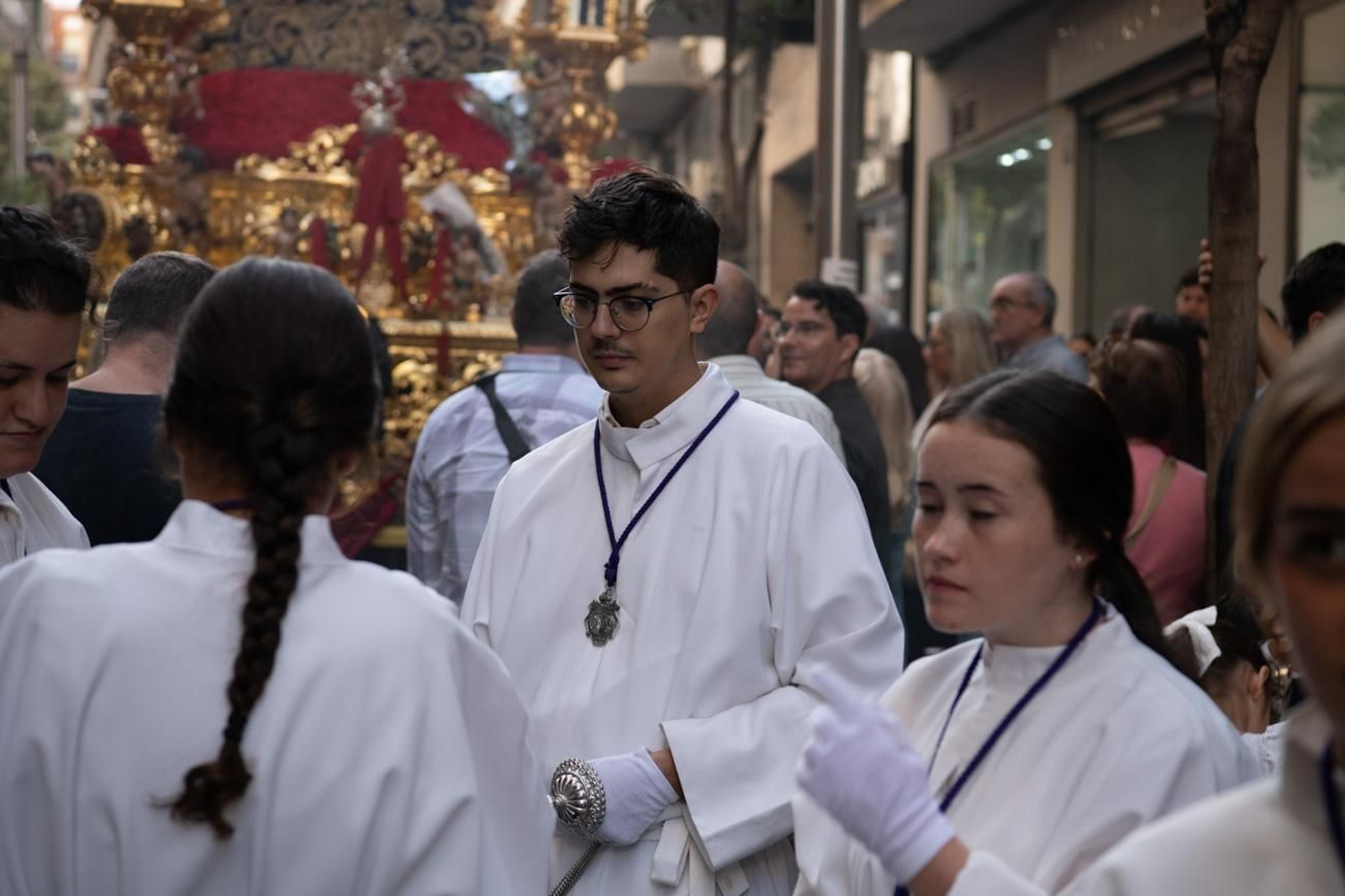 El pueblo de Jaén abraza con solemnidad a El Abuelo en la Magna, en imágenes