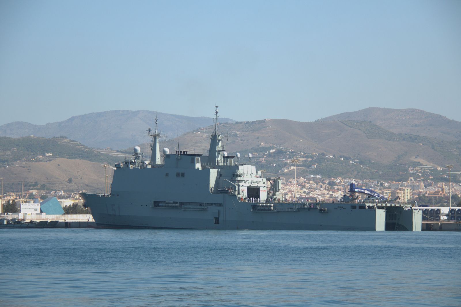 Éxito de participación para ver de cerca el despliegue de las Fuerzas Armadas en Motril