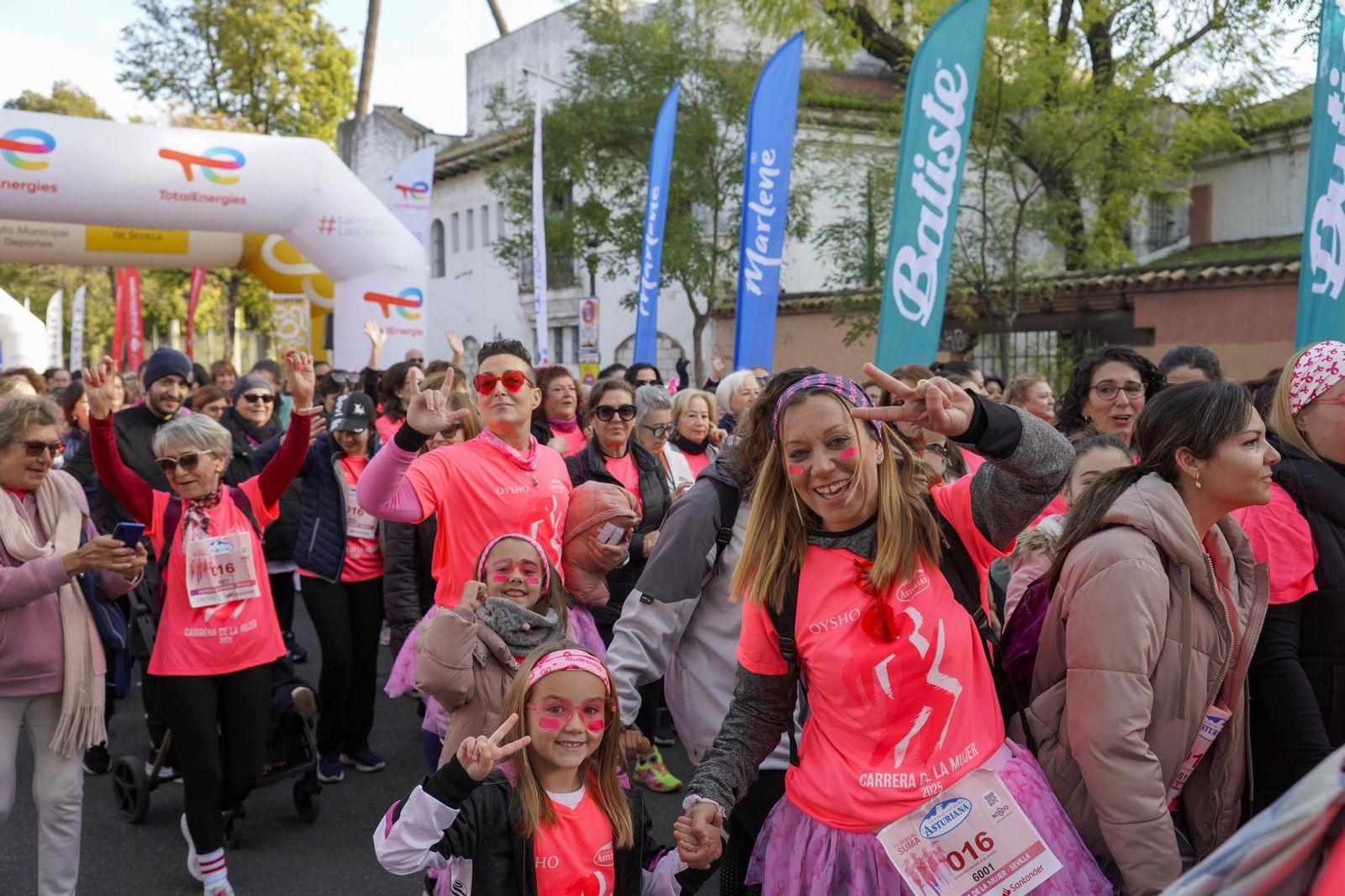 Búscate en las fotos de la Carrera de la Mujer de Sevilla