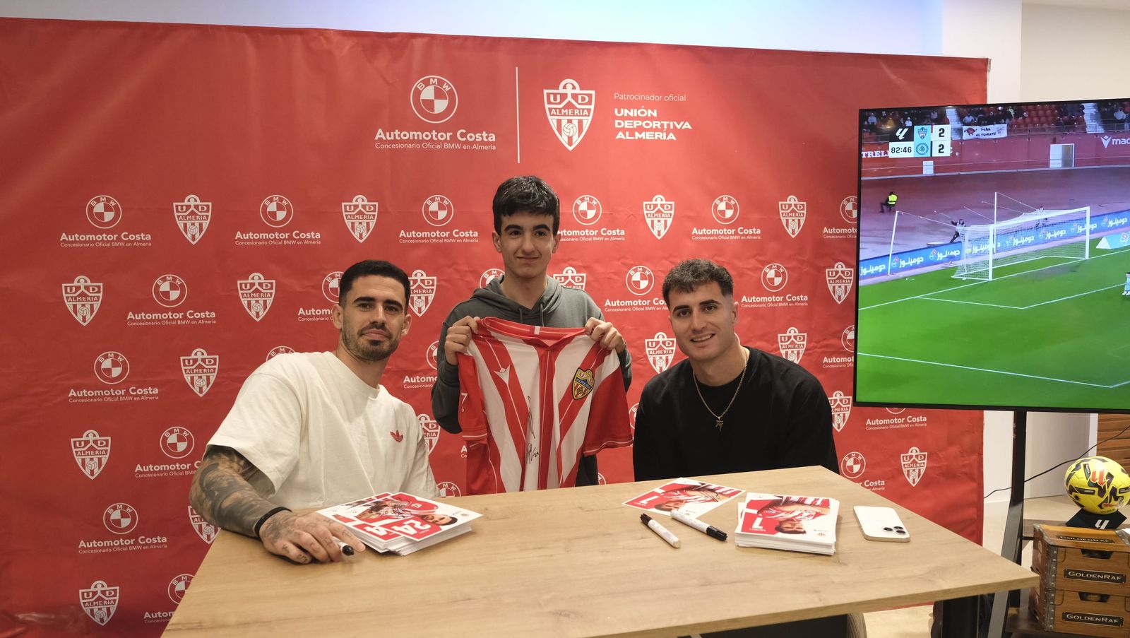 La firma de autógrafos de Jon Morcillo y Miguel de la Fuente en Automotor Costa BMW