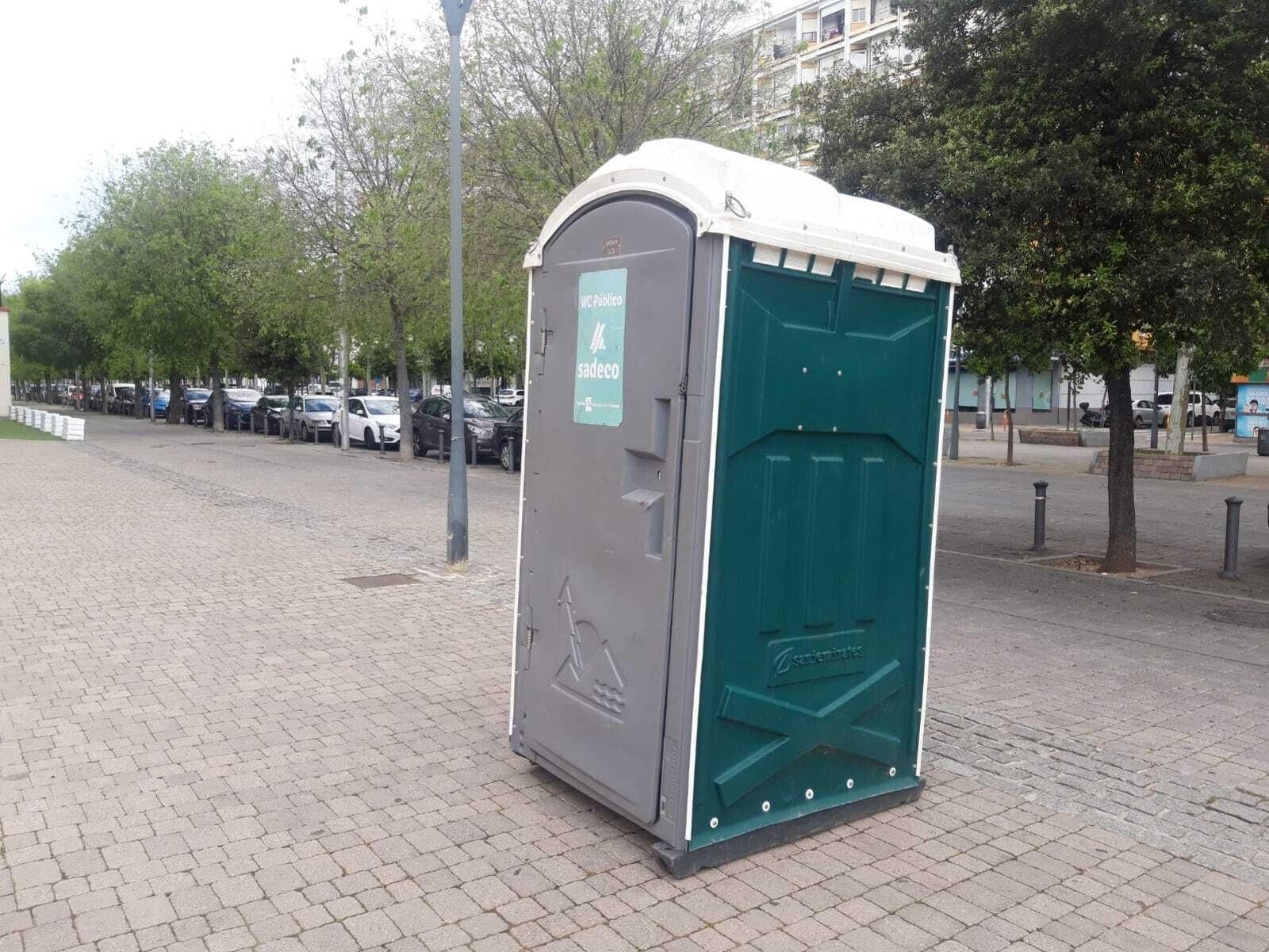 Uno de los wc que Sadeco tiene instalados para sus empleados por distintos puntos de la ciudad.