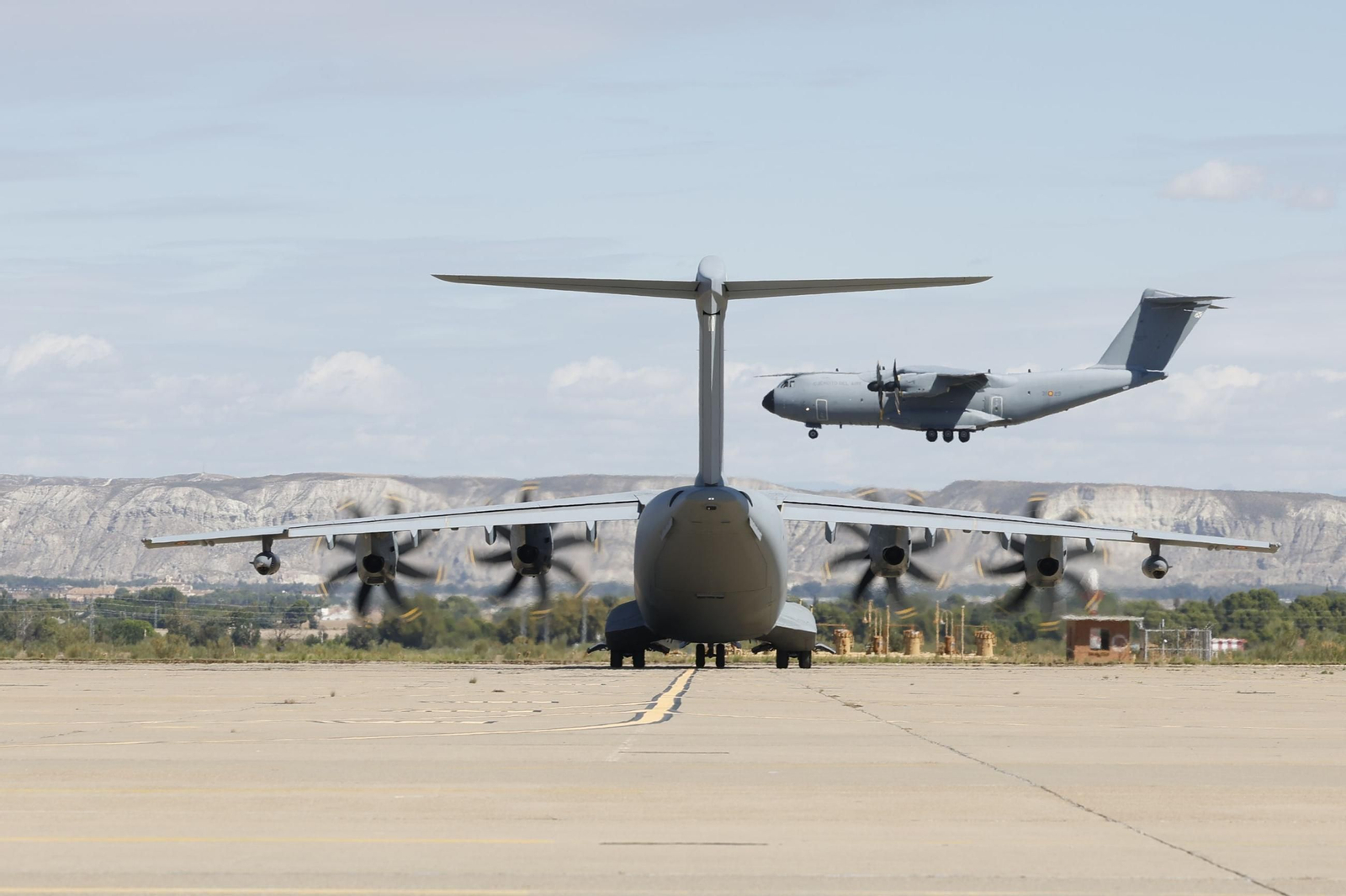 Un avión A400M en la base aérea de Zaragoza. Un avión A400M en la base aérea de Zaragoza.