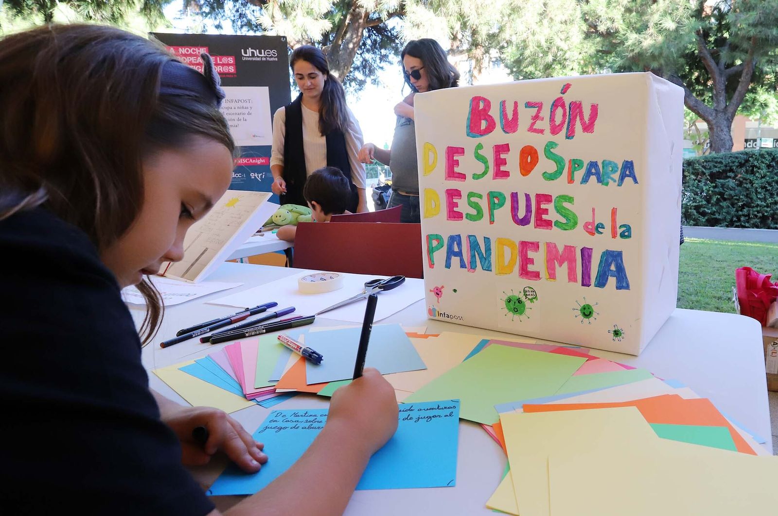 Imágenes de los talleres y actividades de La Noche Europea de los Investigadores