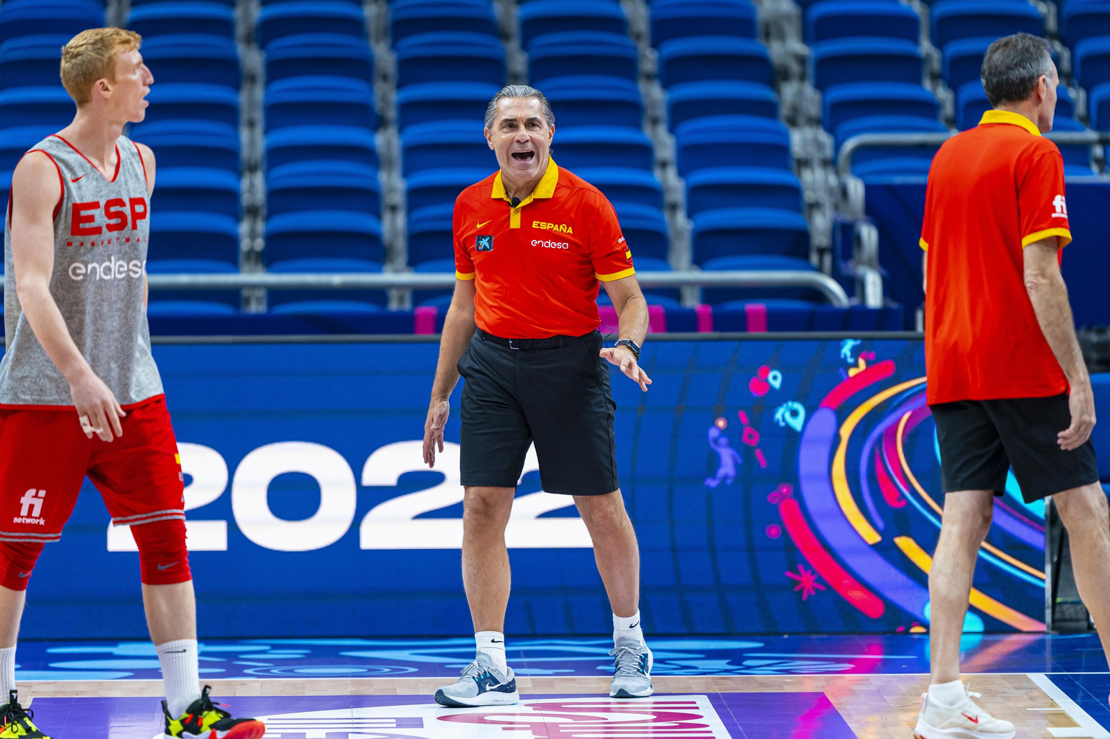 Sergio Scariolo y Alberto Díaz, en un entrenamiento en Berlín.