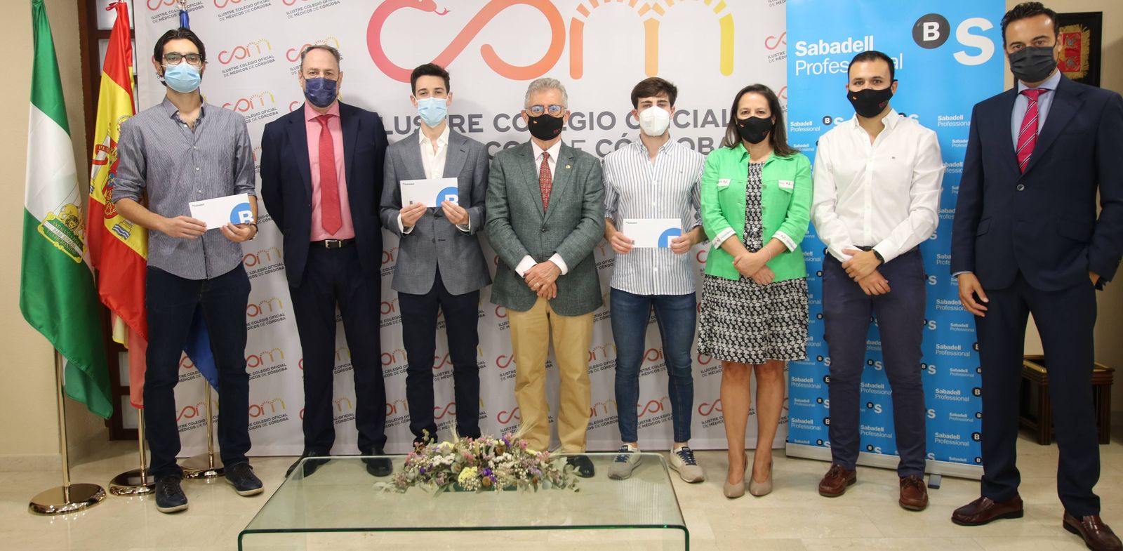 Entrega de los premios a los mejores MIR por parte del Colegio de Médicos.