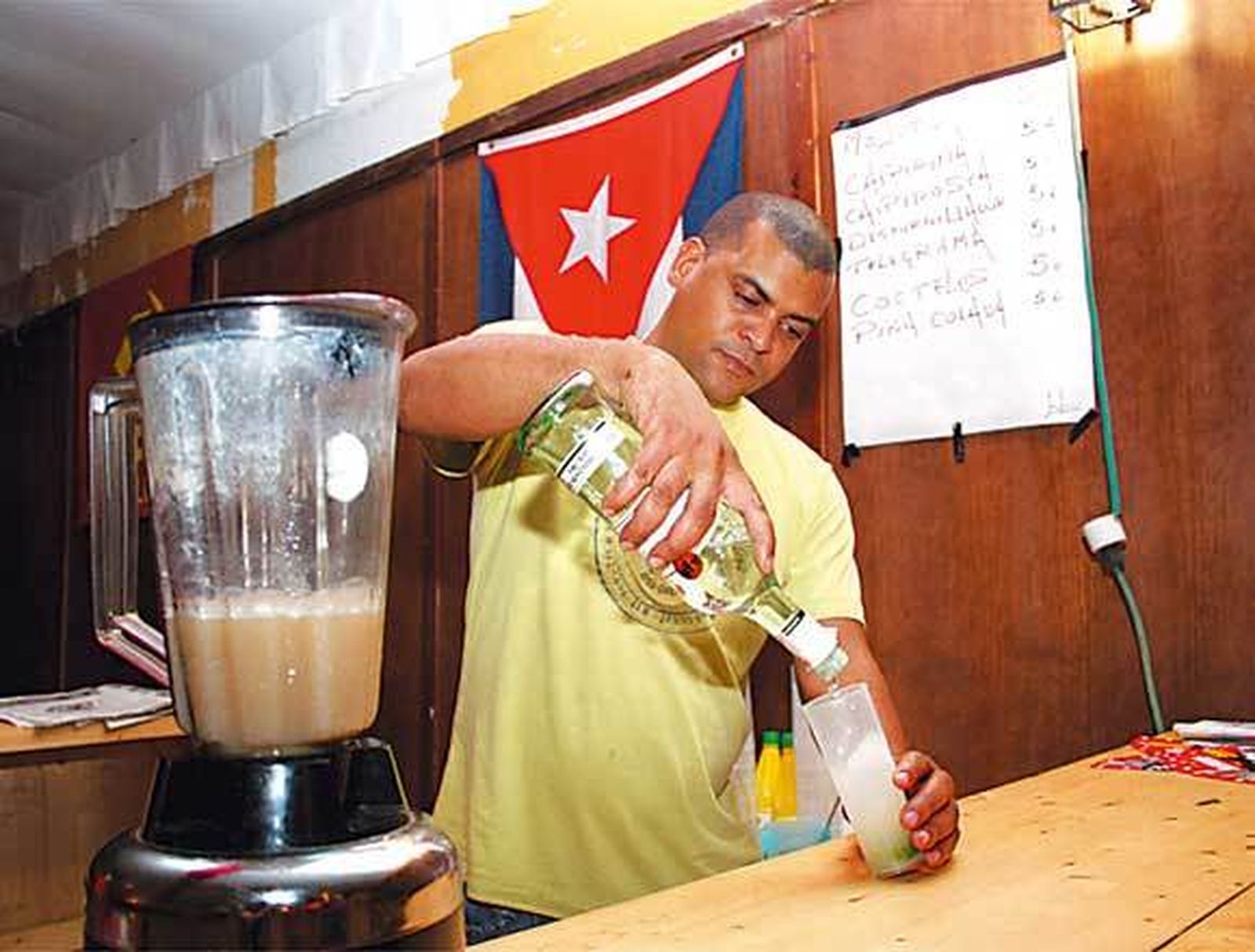El Rincón Cubano oferta mojitos o caipiriñas para refrescar las jornadas cálidas de Feria