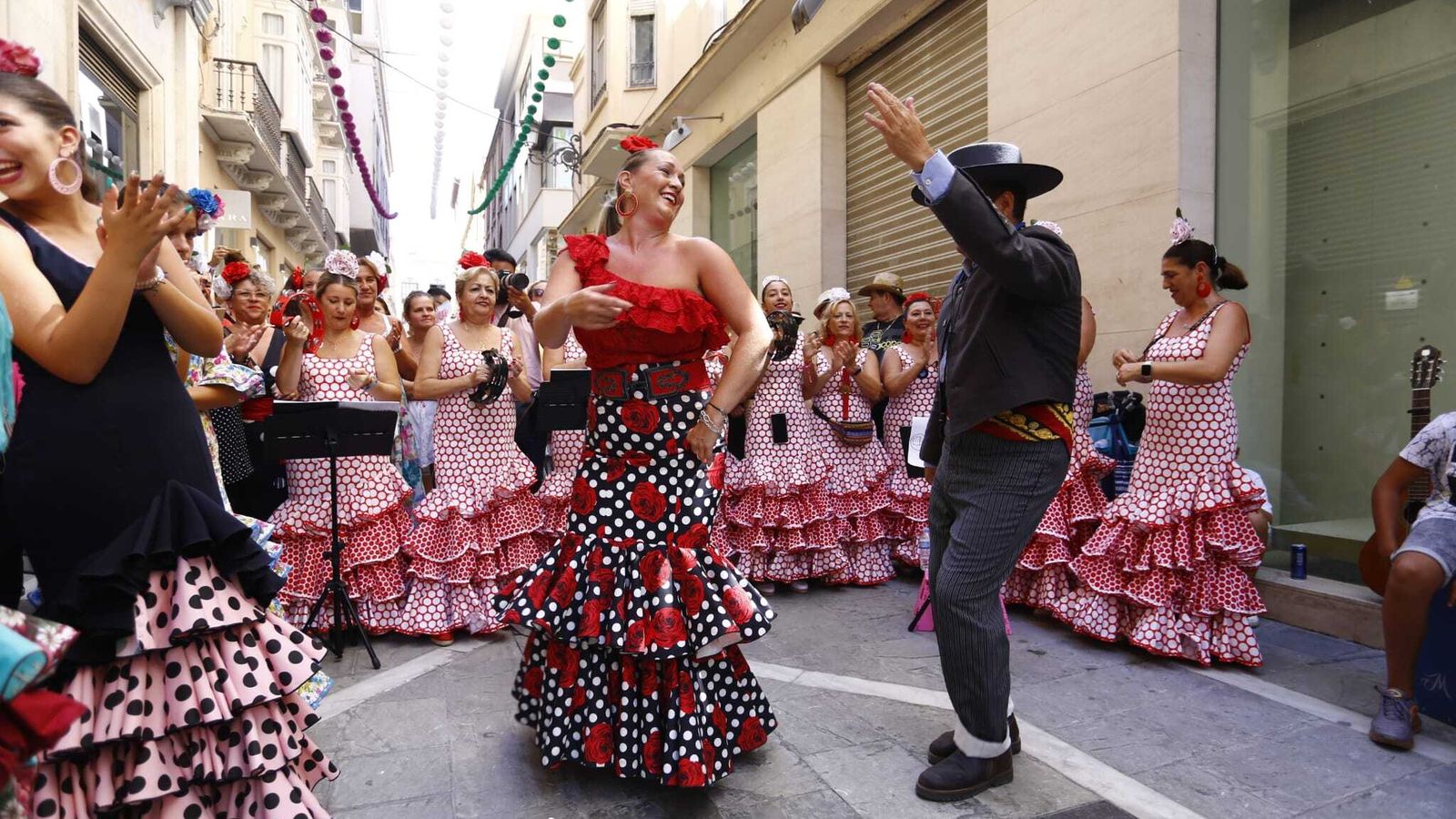 Un coro en la calle Liborio García.
