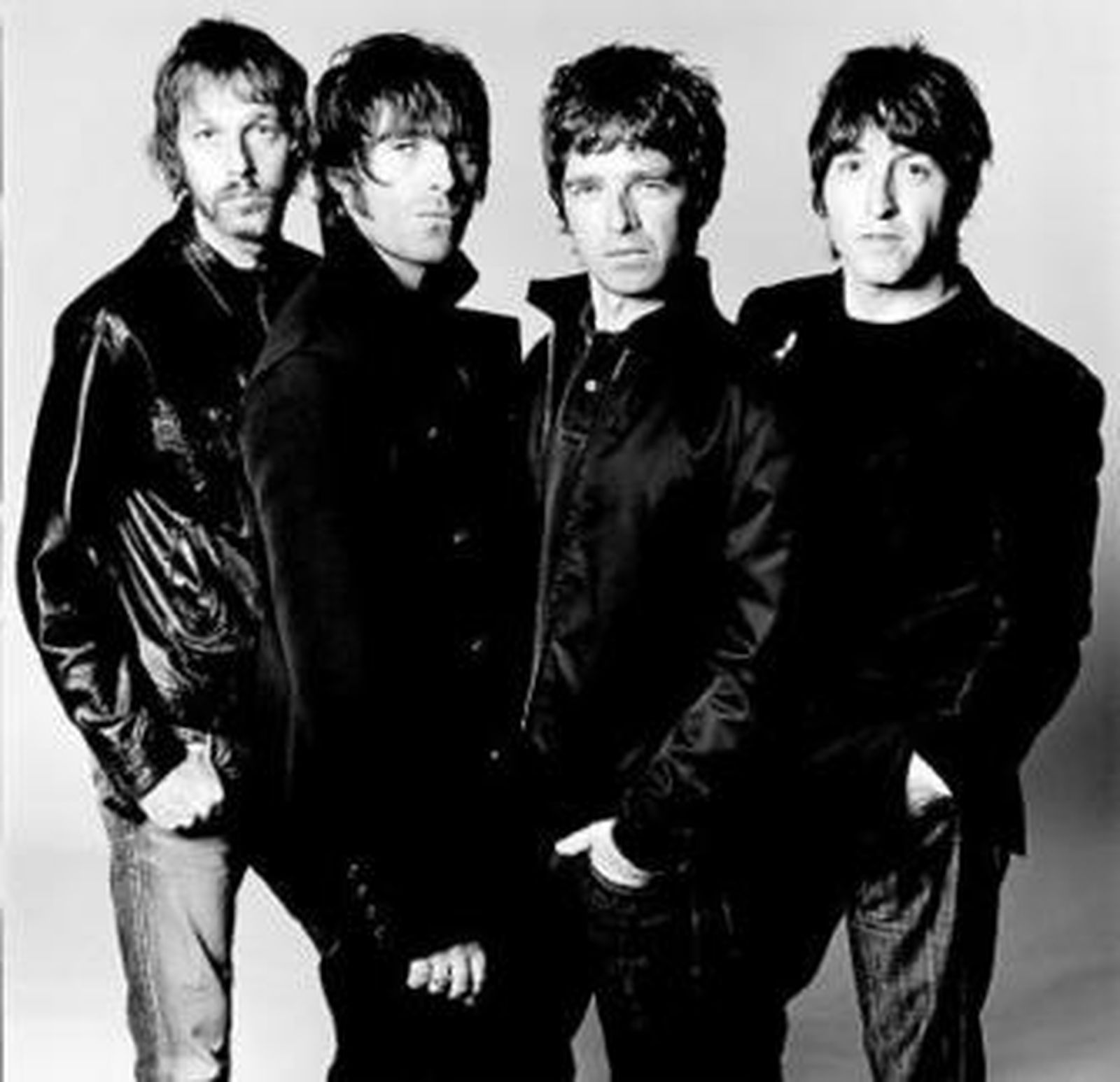 Oasis en 2008, psicodélicos, independientes y rejuvenecidos.