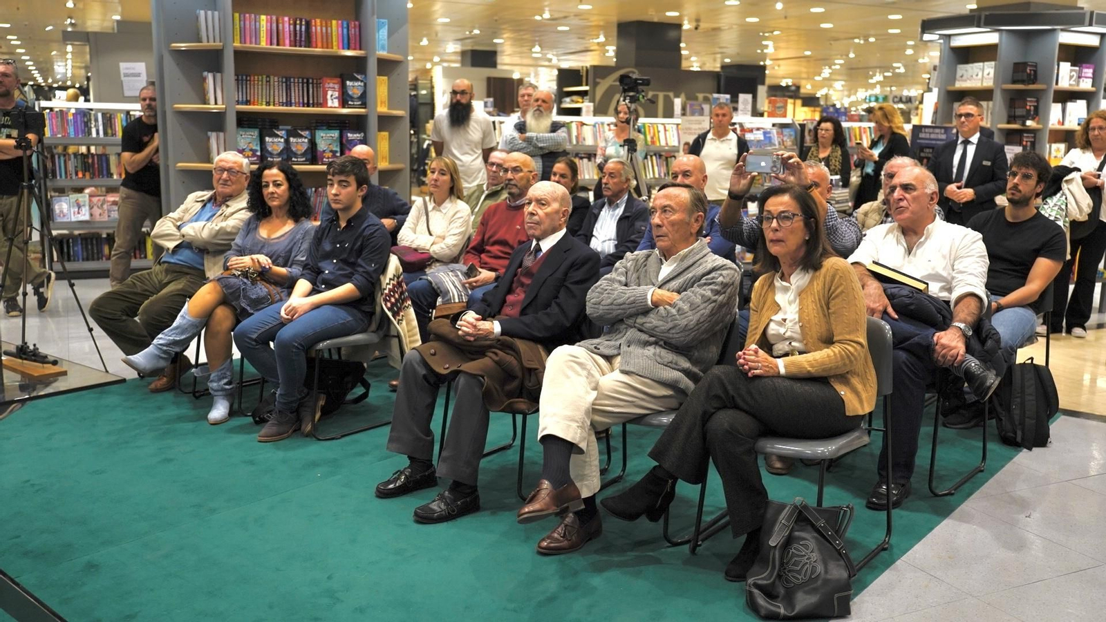 Fotos de la presentacion del libro de Alfonso Escuadra