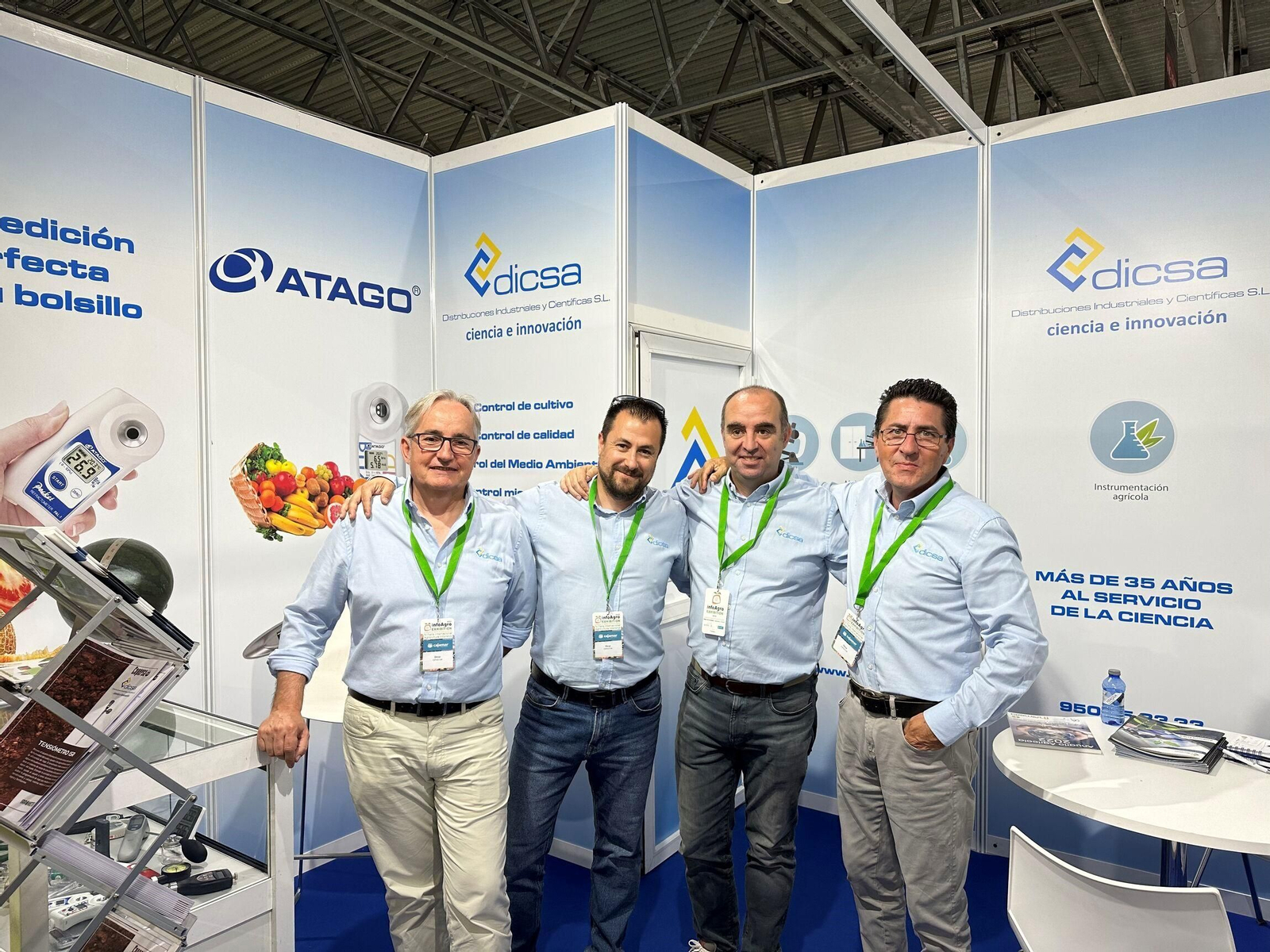 Parte del equipo de Dicsa.