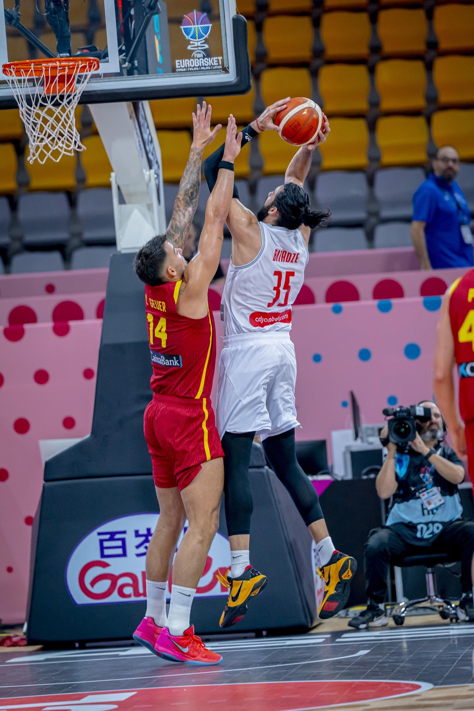 Las fotos del Georgia - España de baloncesto