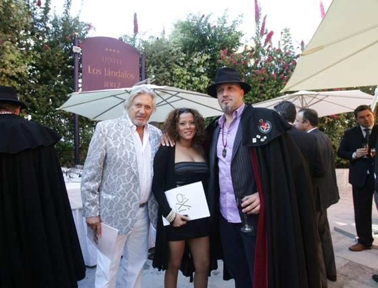 El Hotel Los Jándalos acoge la ceremonía de investidura de Emilio Viquiera, director deportivo del Xerez, como nuevo cofrade honorífico de la Cofradía del Botillo

Foto: Pascual