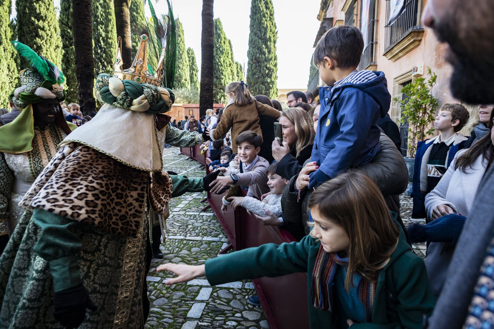 Los Reyes Magos son coronados un año más en el Alcázar de Jerez