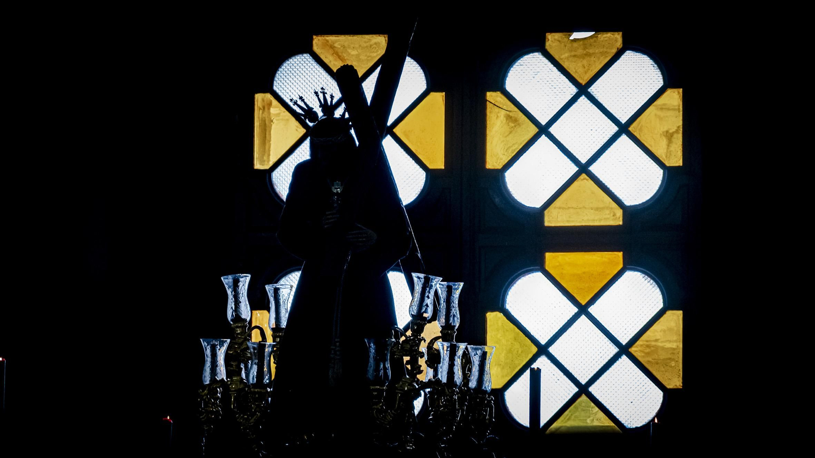 Las imágenes de los preparativos de la Semana Santa de San Fernando