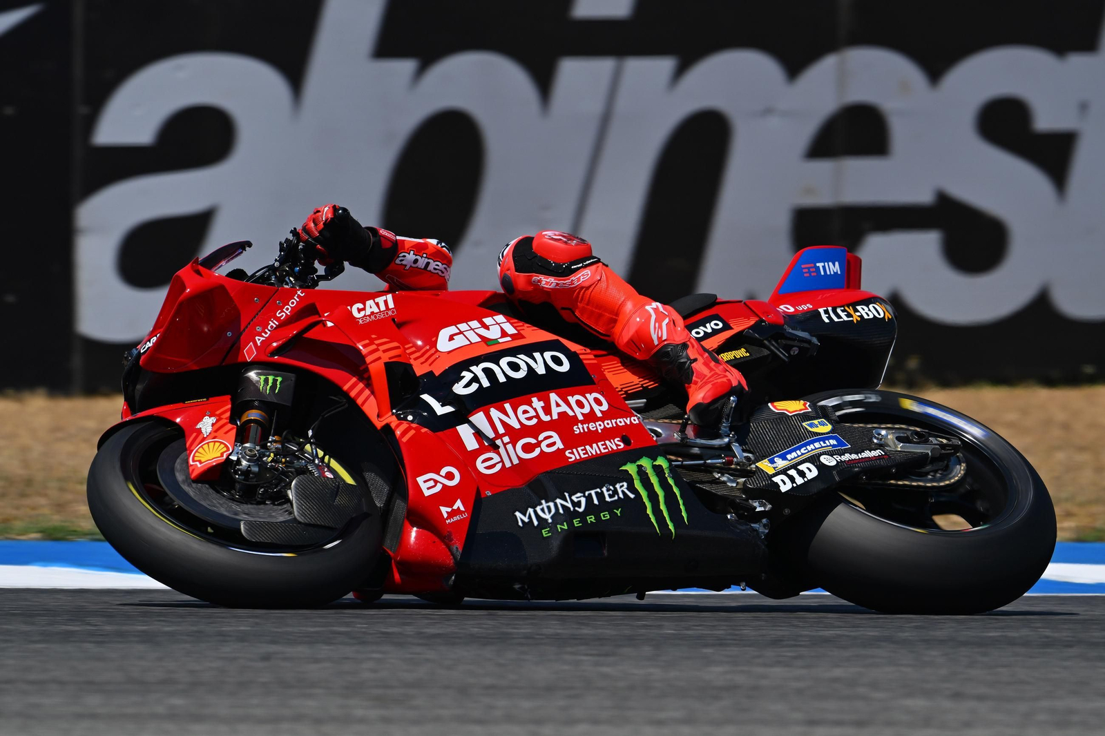 Las fotos del primer triunfo de Marc Márquez en la temporada