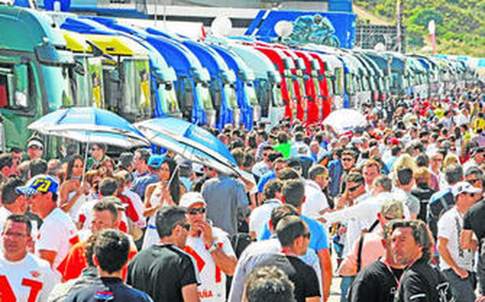 El gran ambiente durante el Gran Premio de España de Motociclismo se puede palpar tanto en el circuito como en las calles de Jerez de la Frontera.