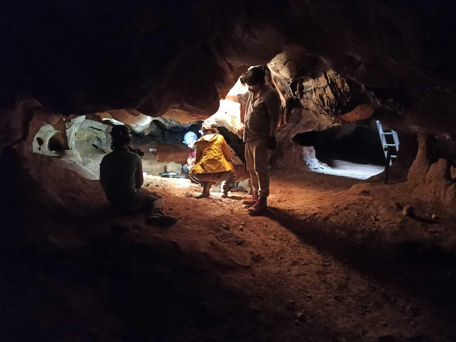 Las mejores fotografías de la visita de National Geographic a la Cueva de la Victoria