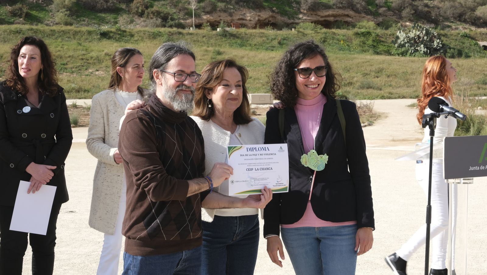 Imágenes de 'Versos por la Paz', en el Parque de La Hoya de Almería