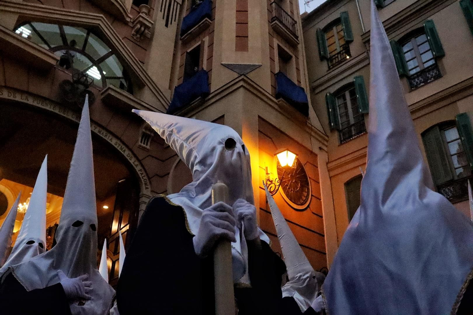 La Paloma en el Miércoles Santo de Málaga, en fotos