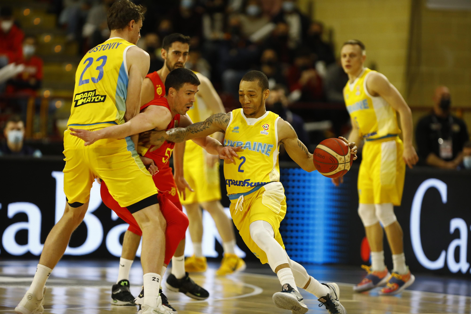 Las imágenes del emotivo encuentro entre España y Ucrania en Córdoba