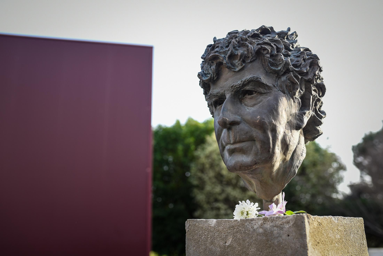 Imágenes de la inauguración del busto de Jesús Quintero en el Centro de la Comunicación Jesús Hermida