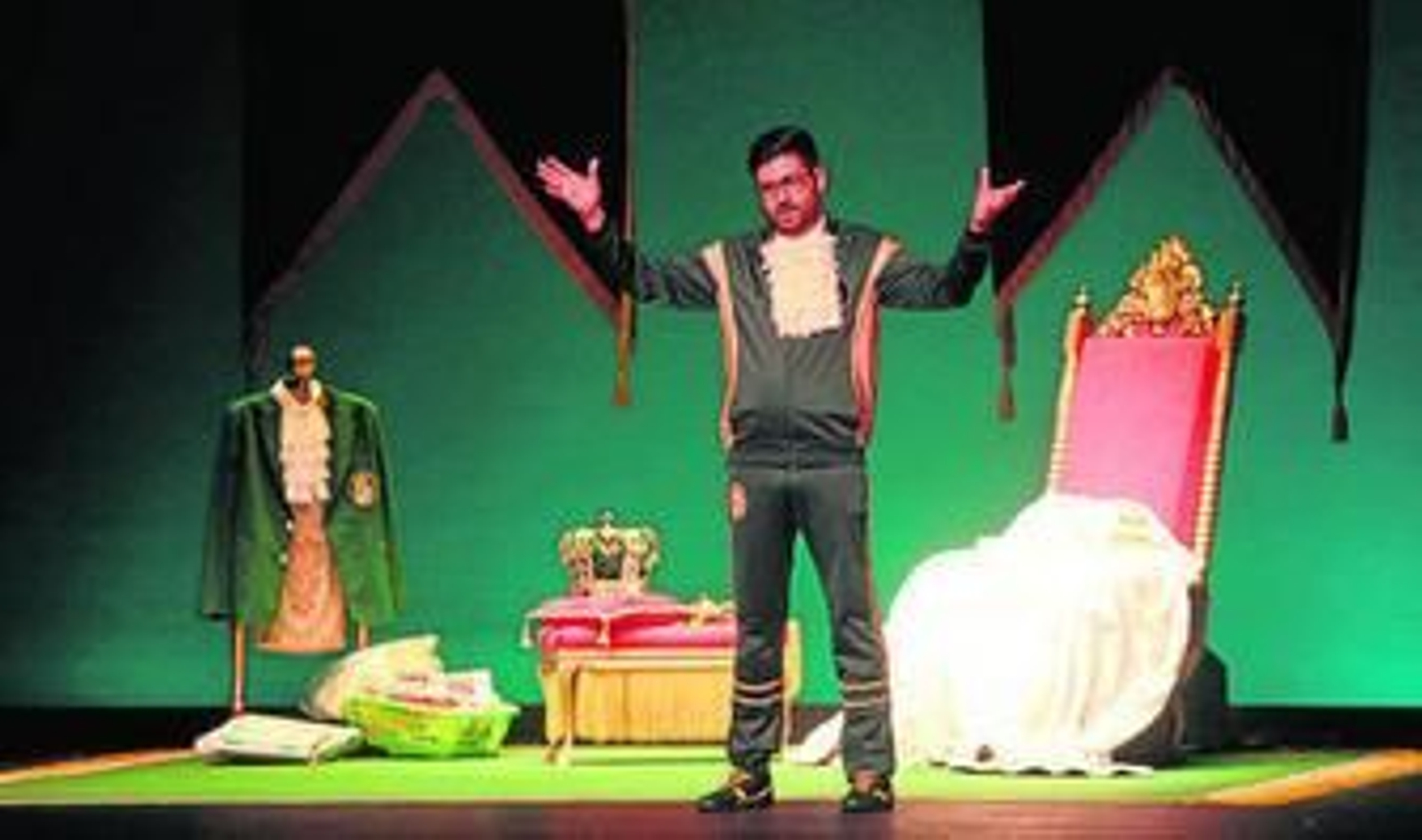 Un momento de la actuación de Manu Sánchez ayer en el Villamarta.