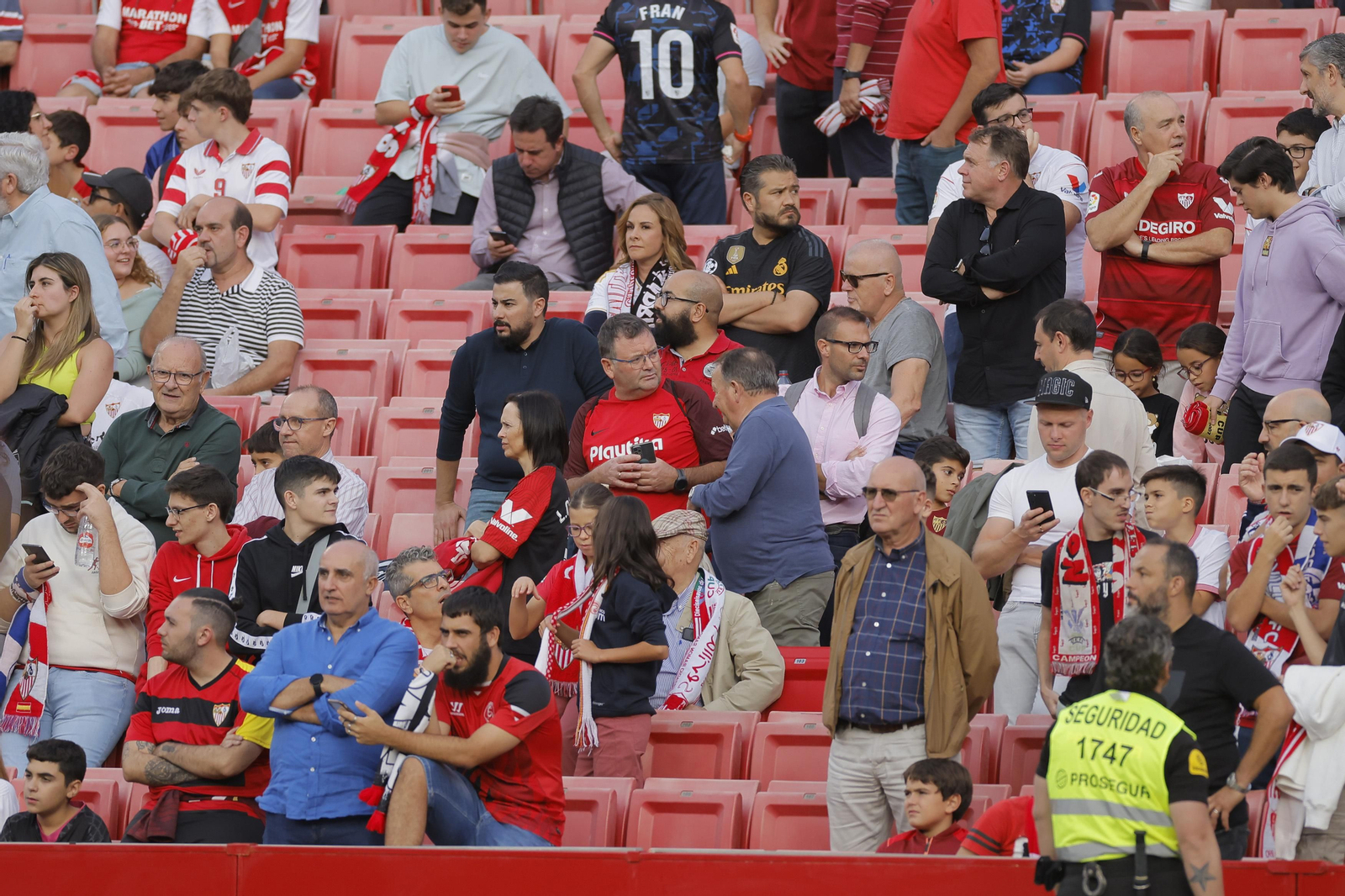 Búscate en las fotos del Sevilla-Madrid