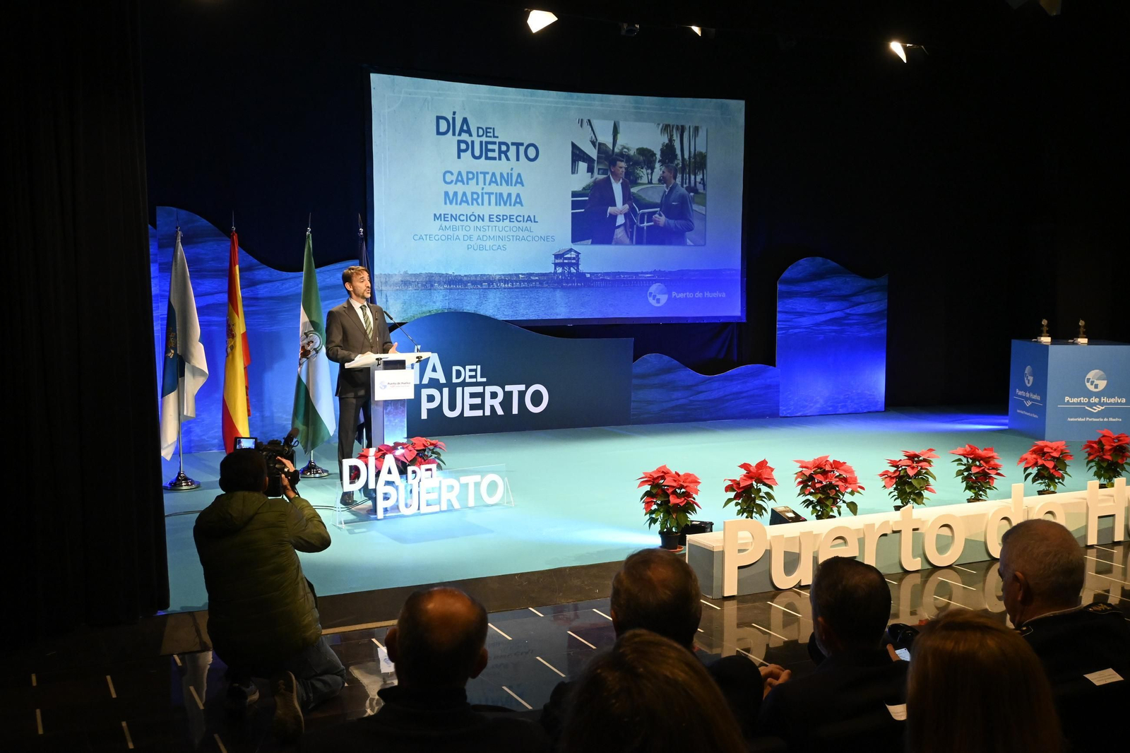 Imágenes del acto de celebración del Día del Puerto, en Huelva