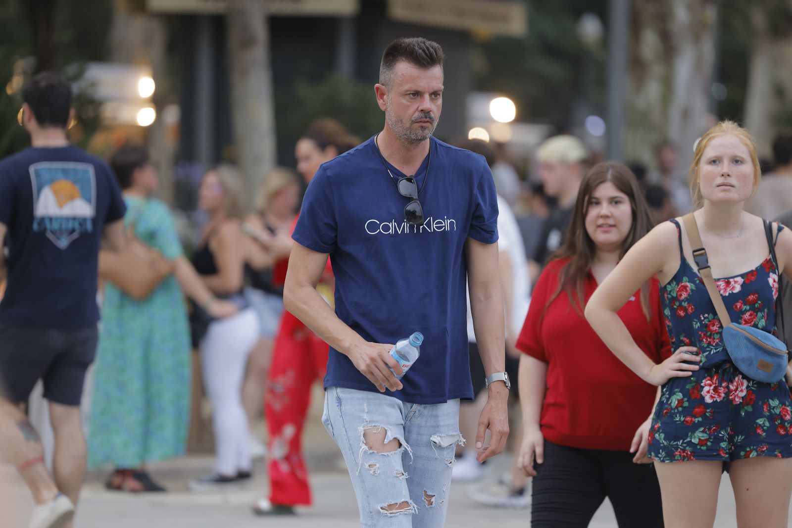 Búscate en las fotos del concierto de Bizarrap