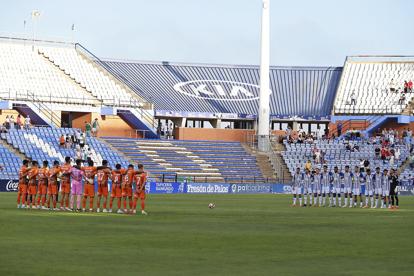 Imágenes del encuentro entre el Recreativo de Huelva y el Antequera CF