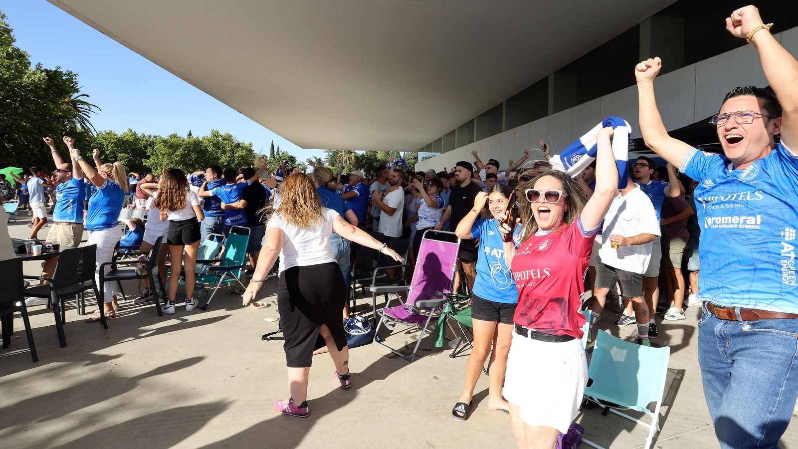 Celebración de los aficionados del Xerez DFC por el ascenso