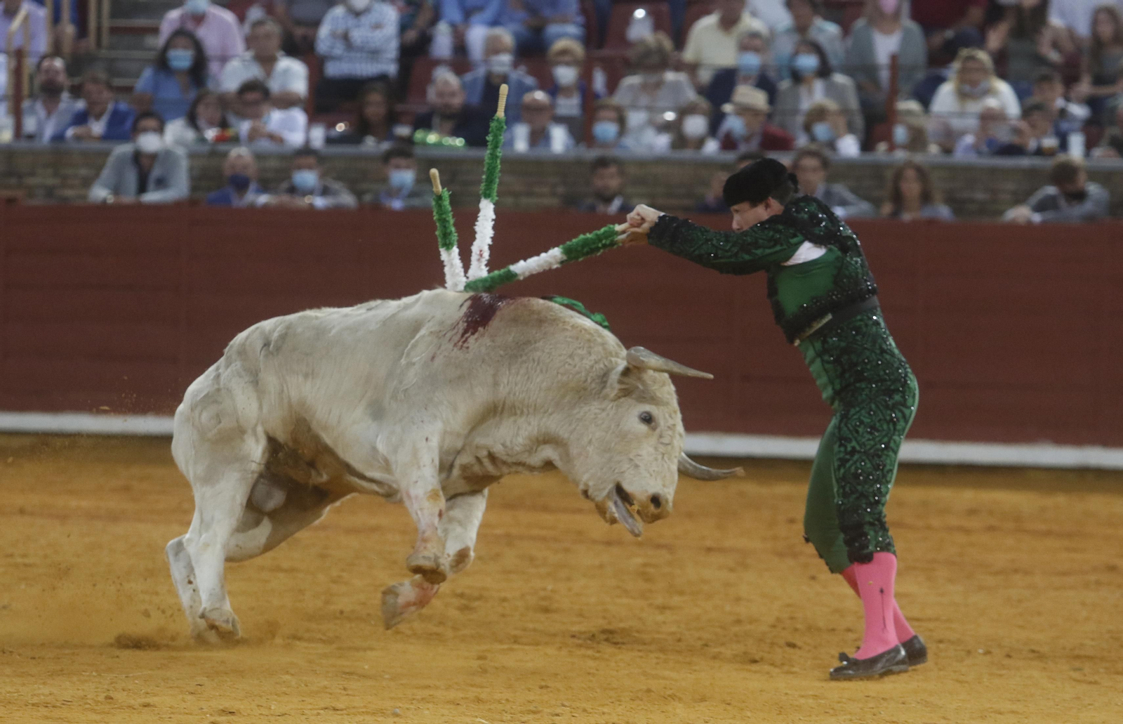 La corrida por el 30 aniversario de la alternativa de Finito de Córdoba, en imágenes