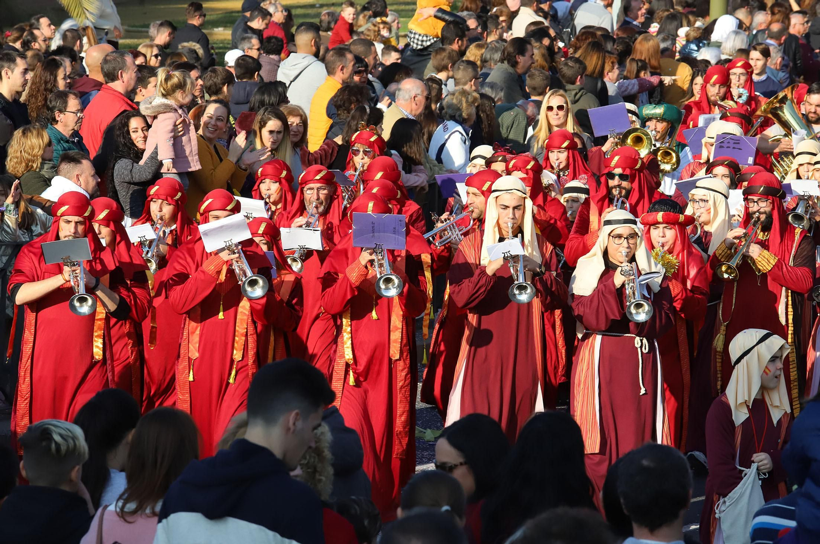 Imágenes de la cabalgata de los Reyes Magos de Huelva