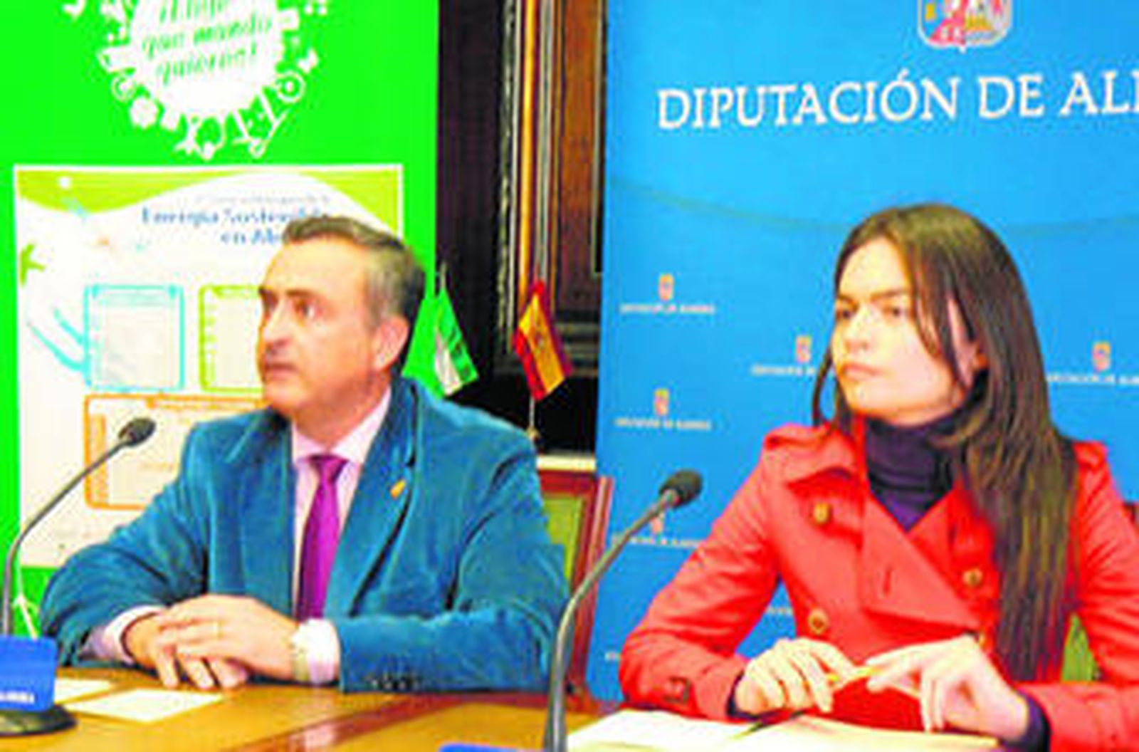El presidente de la Diputación, Juan Carlos Usero, junto a la directora de la oficina de cambio climático, Sonia Egea.