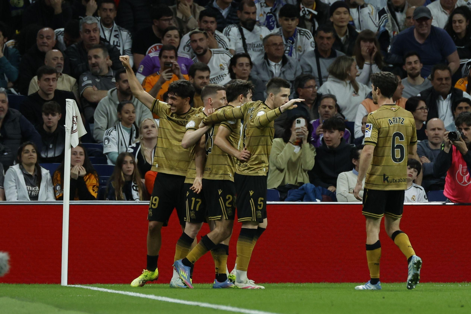 Las fotos del Real Madrid - Real Sociedad camino del Estadio de la Cartuja