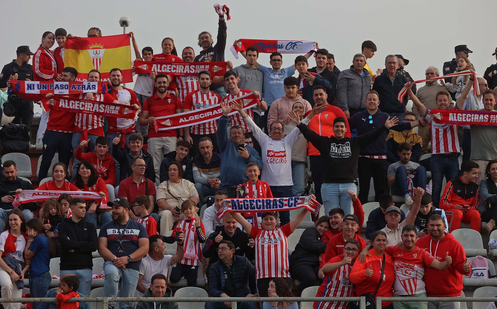 Aficionados del Algeciras, en el Nuevo Mirador.