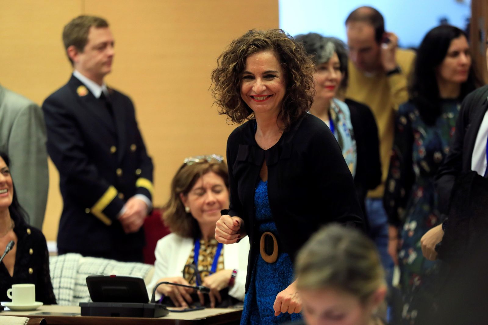 El Ministerio de Hacienda finalmente acordó con los sindicatos, Comisiones Obreras y UGT, un incremento del salario base que llegará hasta el 9,5 %