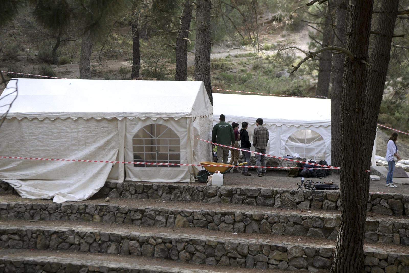 La tercera campaña de exhumaciones en el Barranco de Víznar, en imágenes