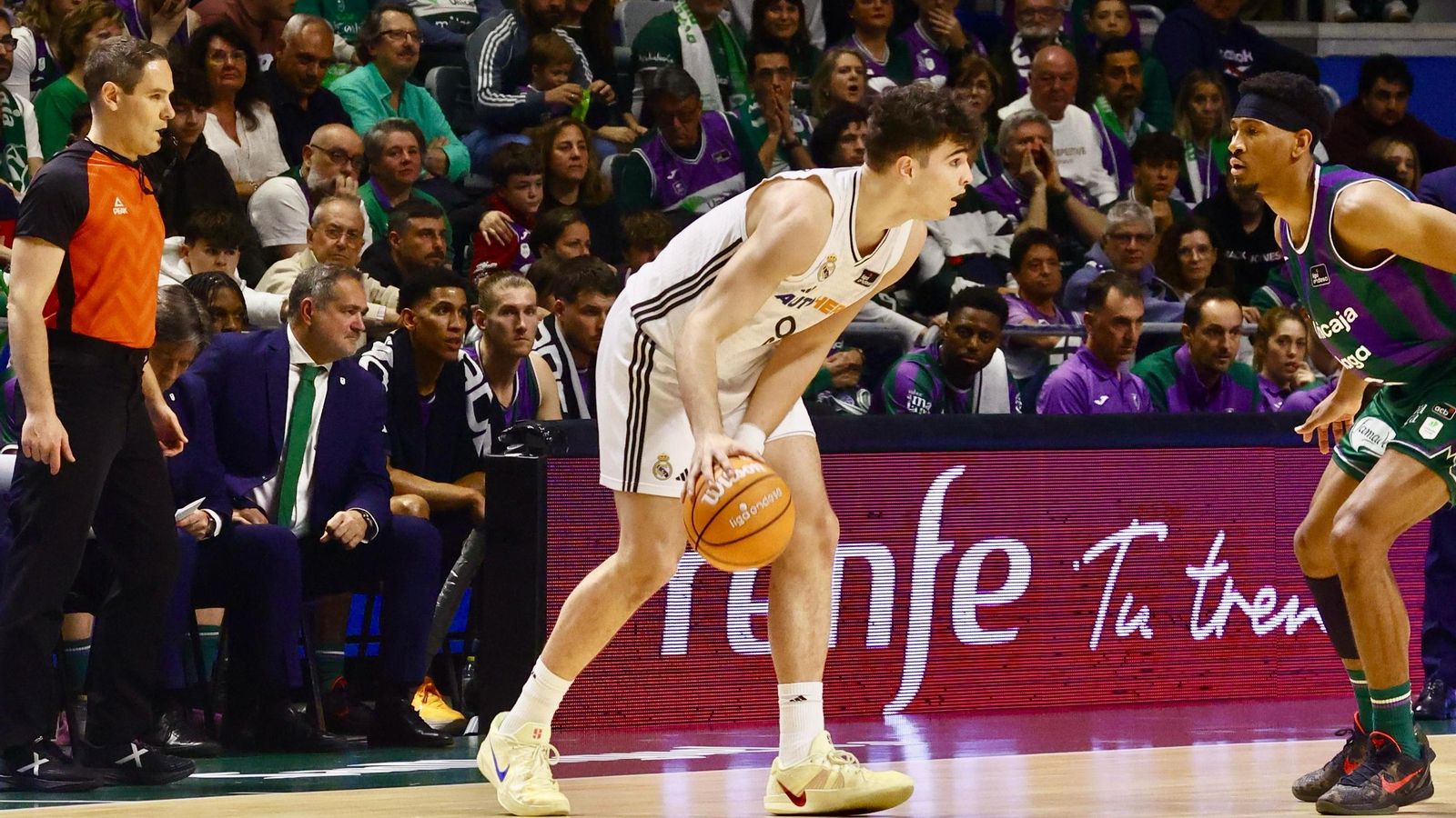 El Unicaja - Real Madrid de Liga Endesa, en fotos