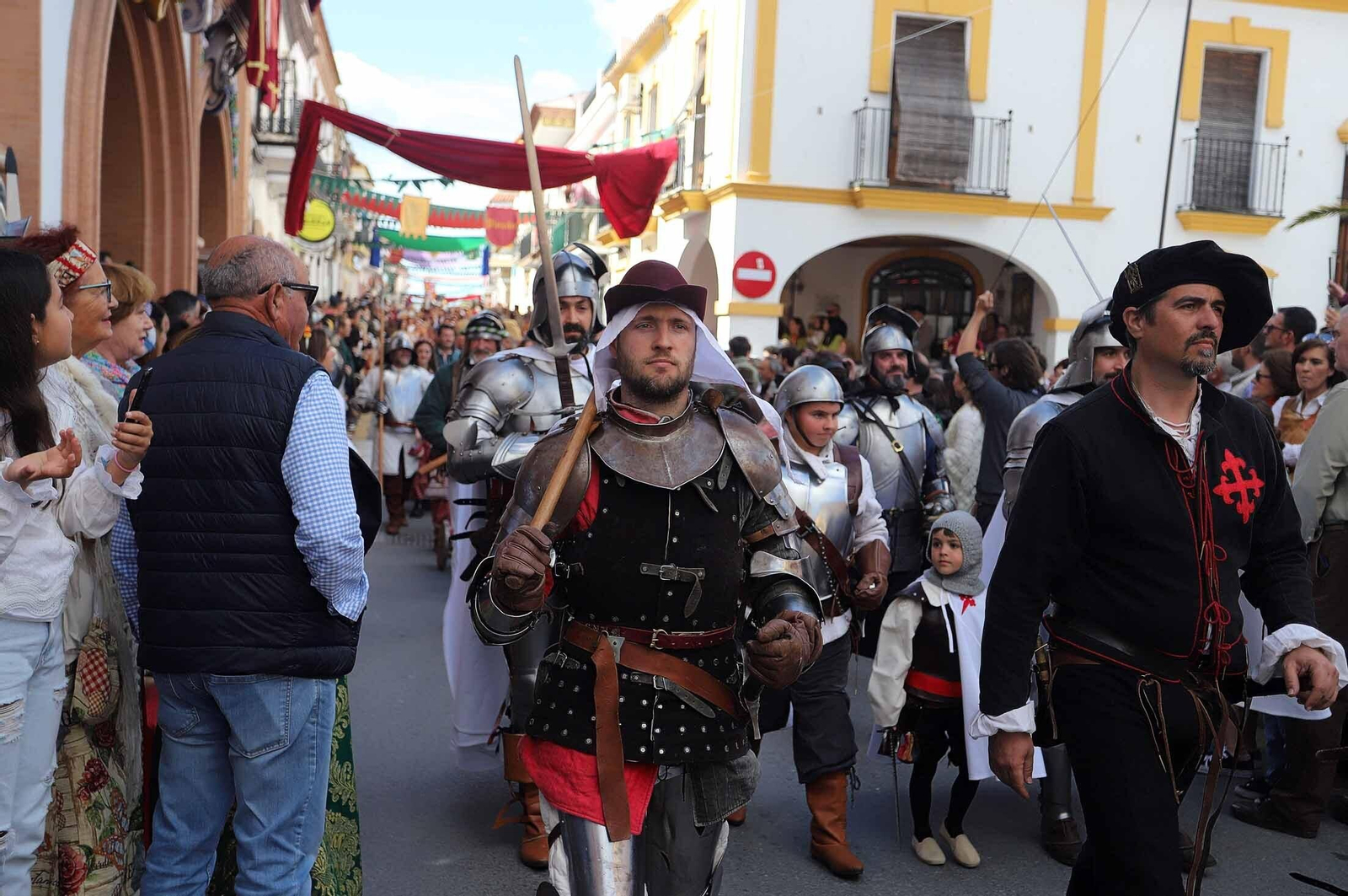 Imágenes del gran ambiente en la Feria Medieval de Palos de la Frontera, Huelva