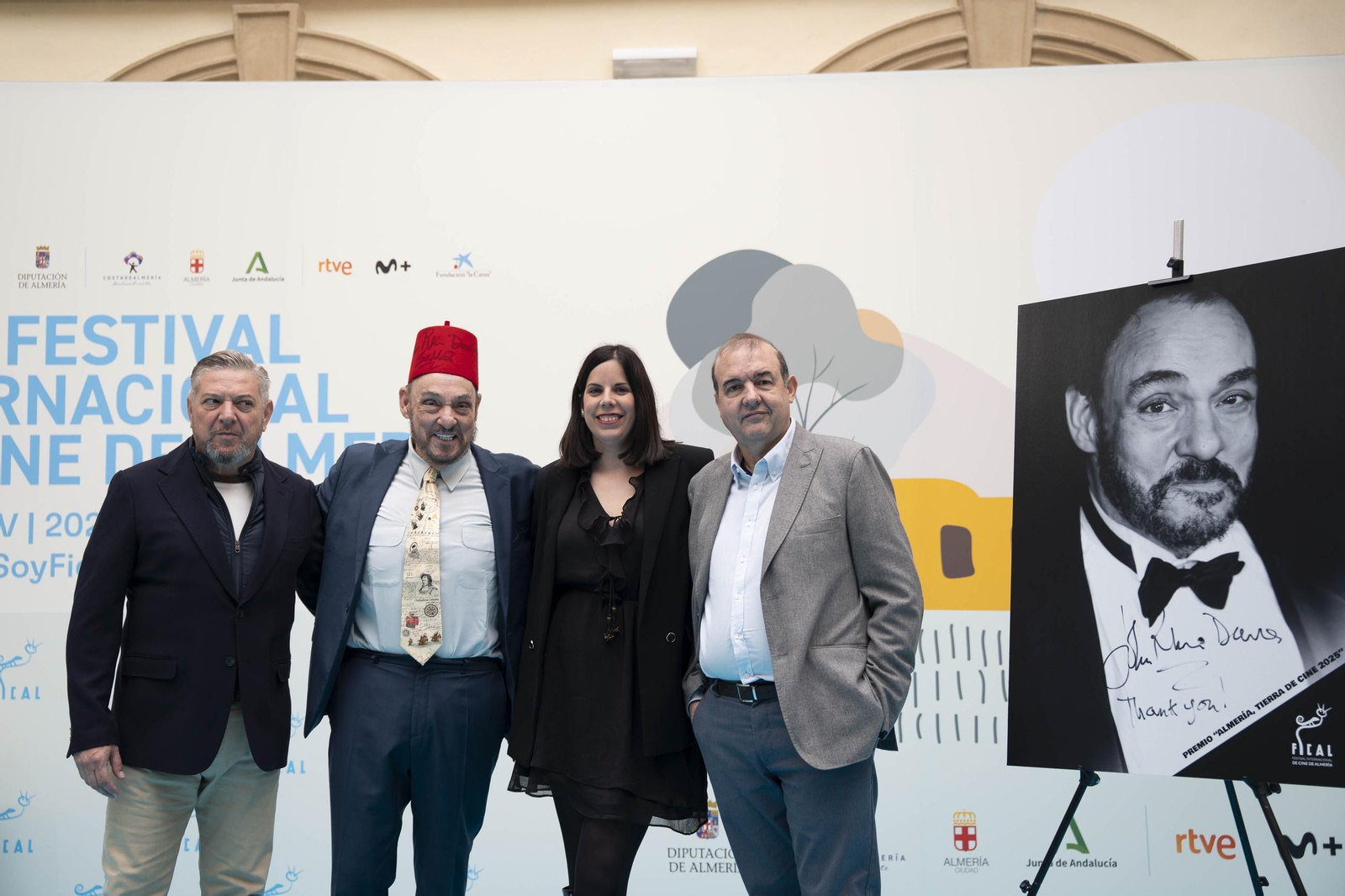 La estrella a JOHN RHYS-DAVIES luce en el paseo de la fama de Almería