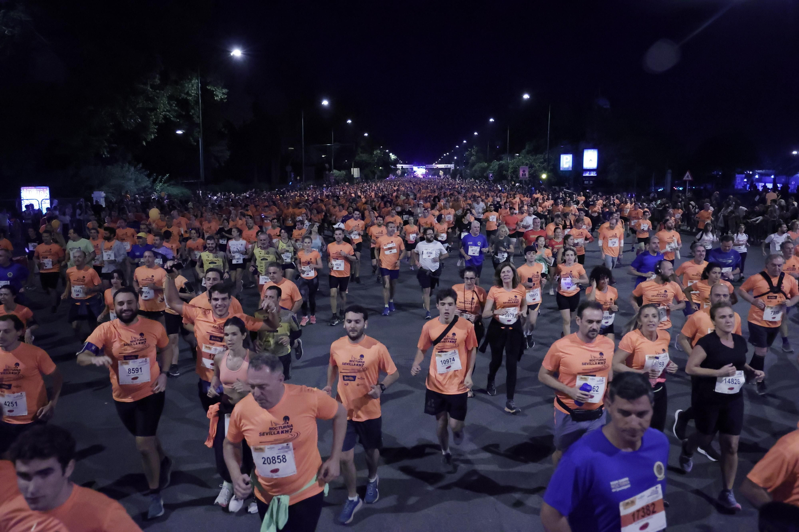 Búscate en la Carrera Nocturna de Sevilla (4)