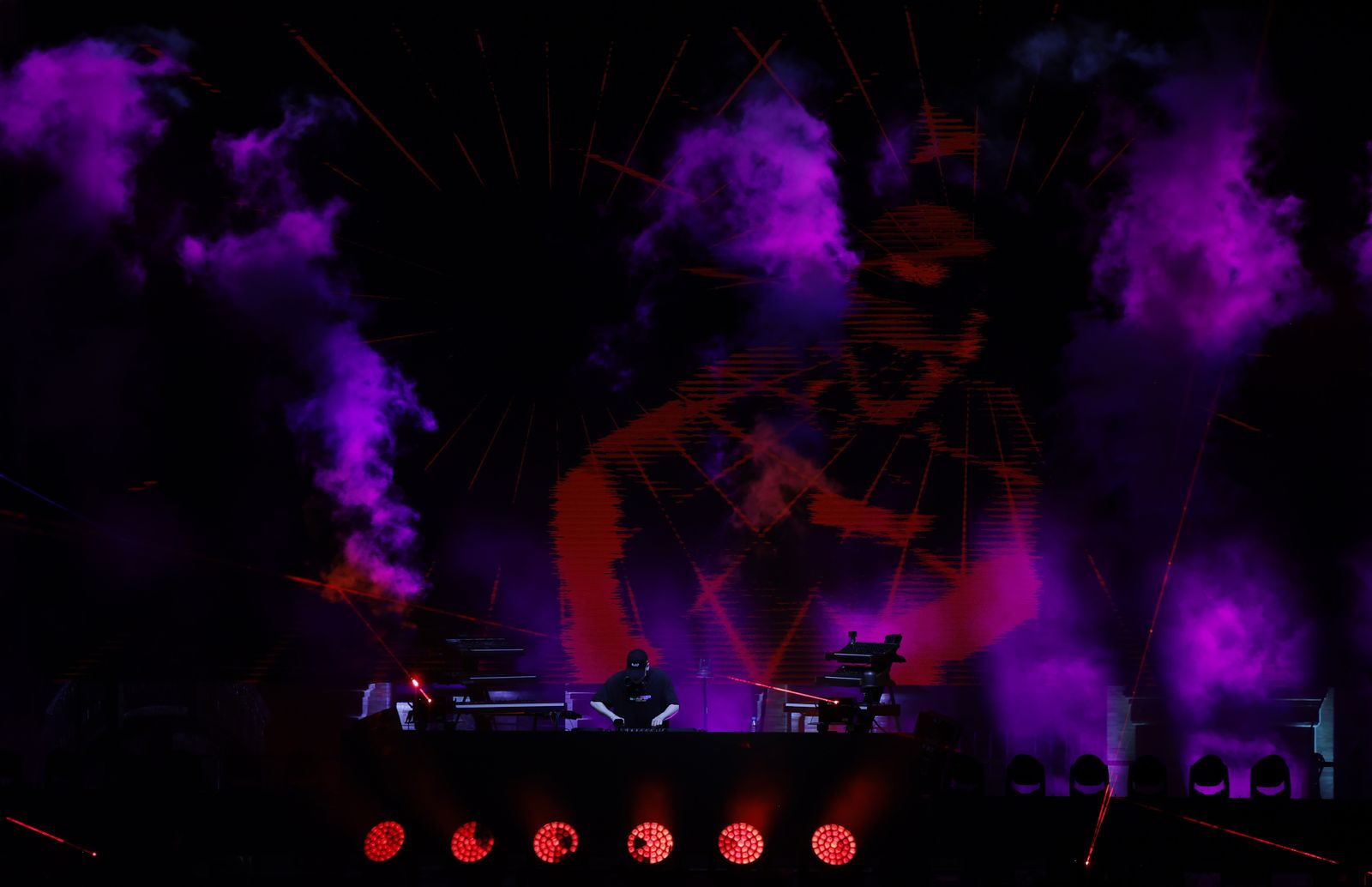 Las imágenes del concierto de Bizarrap en el Icónica Fest