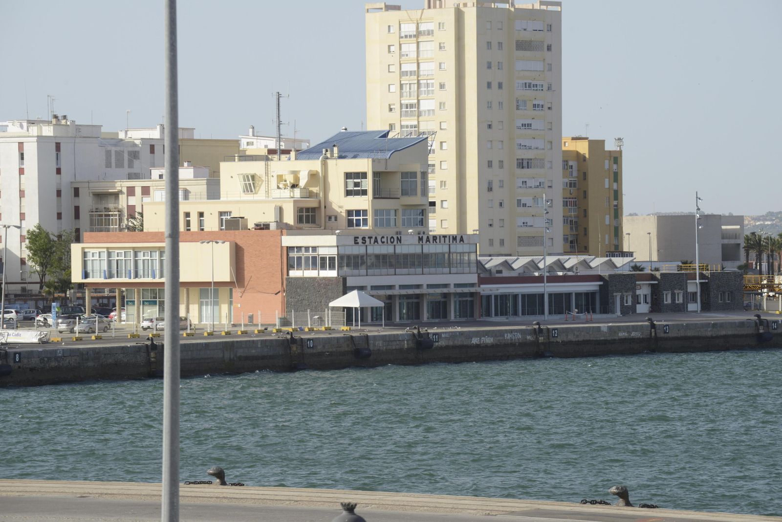 La terminal de cruceristas se construyó junto a la Estación Marítima de Cádiz.