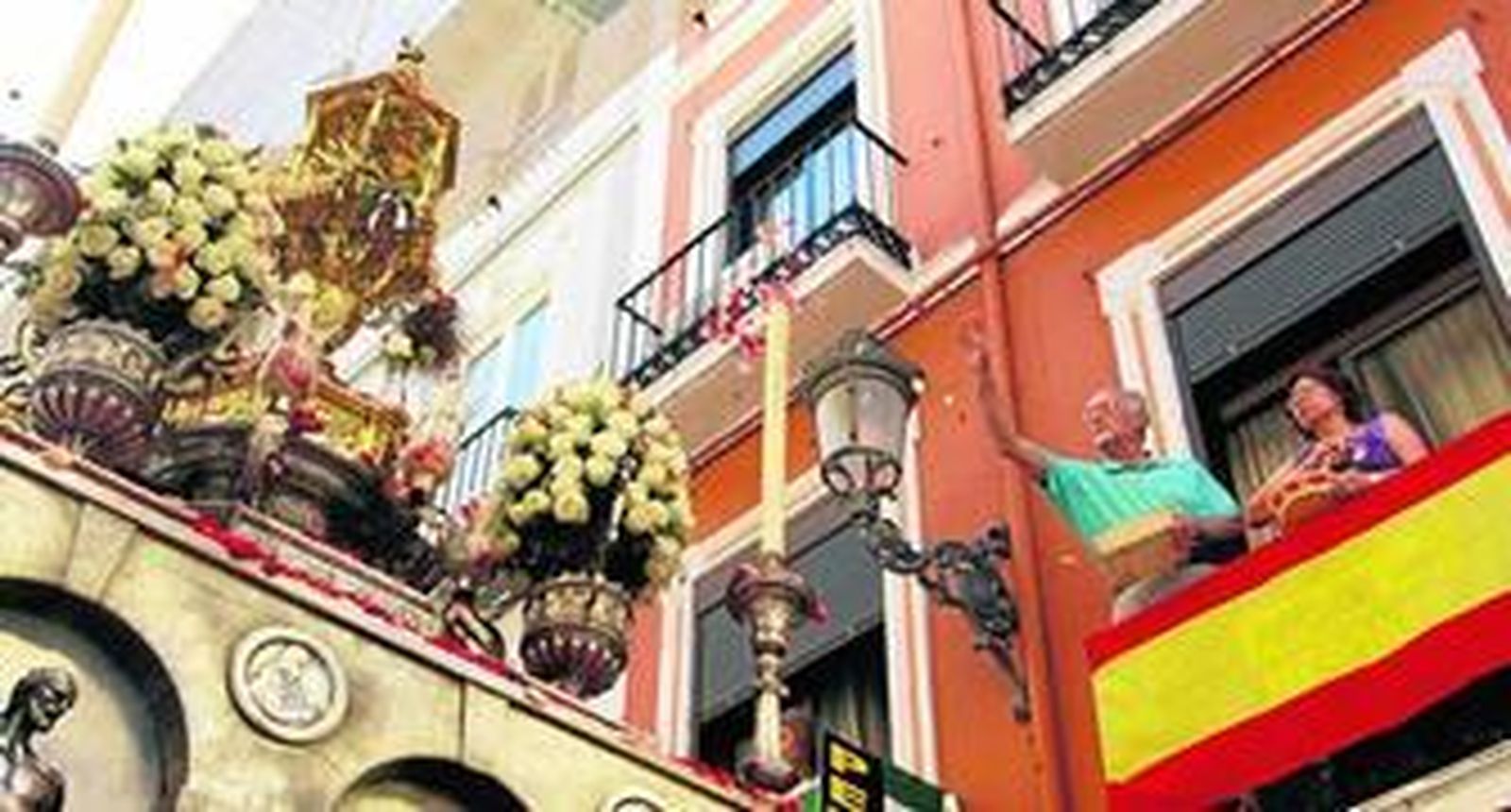 El calor apretó desde primera hora y convirtió las zonas de sol en auténticas saunas.