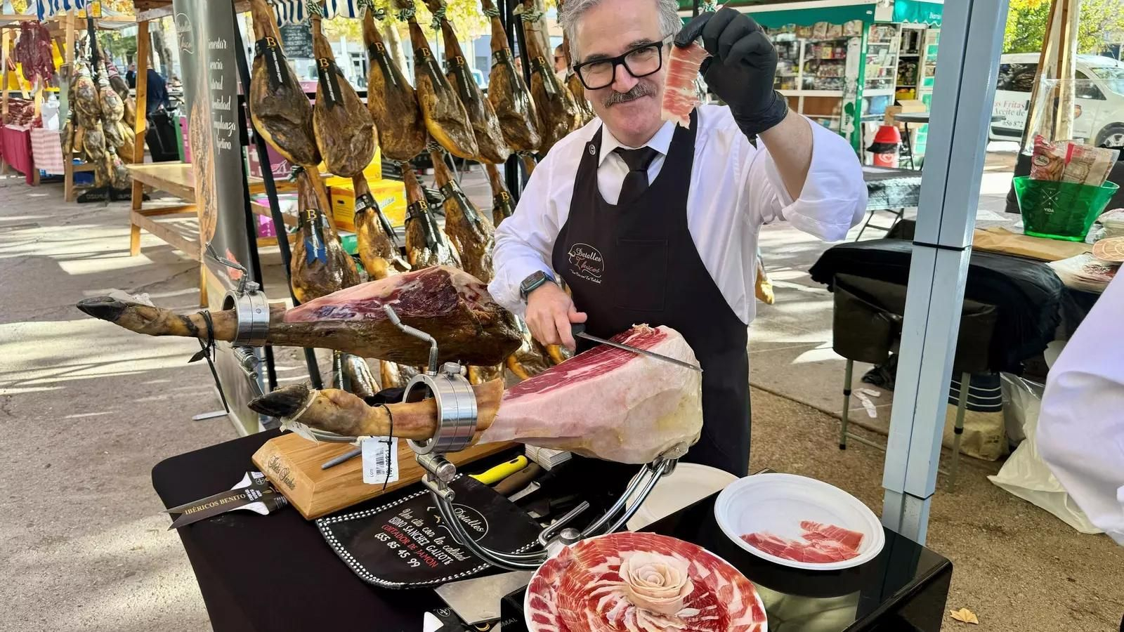 Cortador de jamón durante la pasada edición.