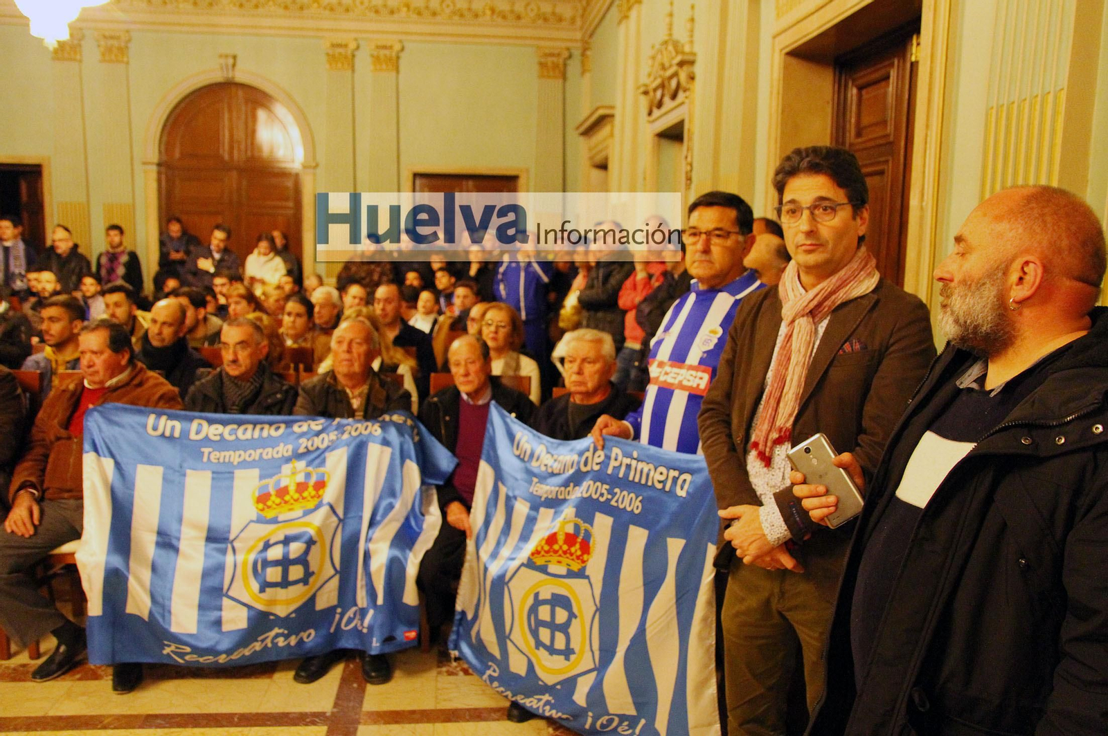 Imágenes del pleno en el ayuntamiento de Huelva para aprobar el pago de la deuda del Recre con Hacienda.
